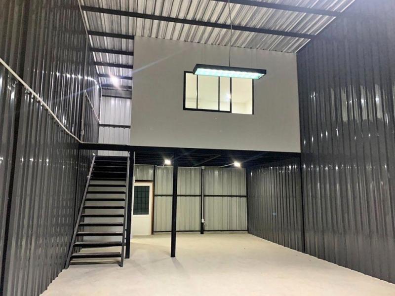 ให้เช่าโกดังพร้อมออฟฟิศ ซอยศรีนครินทร์24 พื้นที่ใช้สอย 96 ตร.ม ออฟฟิศขนาด 20 ตรม. ห้องน้ำในตัว พร้อมที่จอดรถ เขตสวนหลวง 