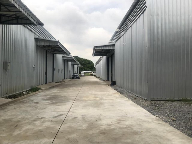 ให้เช่าโกดังพร้อมใช้ 150 -900 ตรม. ย่านเพิ่มสิน-วัชรพล ติดถนนใหญ่ทำเลดี ใกล้แหล่งชุมชน ไม่ไกลจากทางด่วน