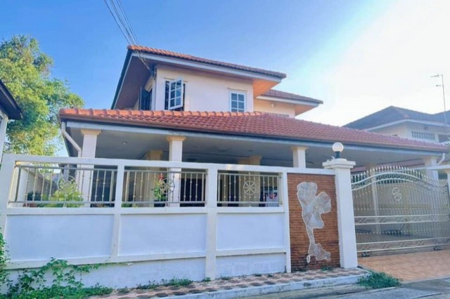 รหัส# TO827 ให้เช่าบ้านเดี่ยว 2 ชั้น 70 ตรว. 4 ห้องนอน หมู่บ้านเสริมศิริวิลเลจ 7 พระยาสุเรนทร์ 30 ใกล้แฟชั่นไอส์แลนด์ *** ราคาเช่า: 30,000 บาท/เดือนบ้านเดี่ยว 2 ชั้น หมู่บ้านเสริมศิริวิลเลจ 7 พระยาสุเรนทร์ 30 ขนาดพื้น 70 ตรว.4 ห้องนอน 4 ห้องน้ำ  2 ที่จอดรถพร้อมเฟอร์นิเจอร์ และเครื่องใช้ไฟฟ้าเลี้ยงสัตว์ได้ สถานที่ใกล้เคียง-แฟชั่นไอส์แลนด์ -ซาฟารีเวิลด์-สยามอะเมซิ่งพาร์ค -ตลาดนัดเลี