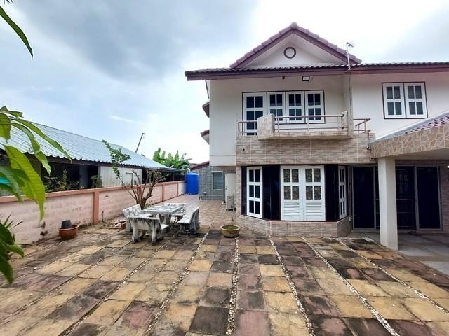 PB3456 ขายบ้านเดี่ยว 2 ชั้น หมู่บ้าน สัมมากร รามคำแหง 112 ใกล้ MRT สถานีสัมมากร ใกล้ รร.นวมินทร์ เตรียมน้อมติดต่อ คุณบิว  0812523279 หรือ 0616198565ID line : 0617879691ราคาขาย 7,900,000 บาทบ้านเดี่ยว 2 ชั้น หมู่บ้านสัมมากร รามคำแหง 112ที่ดิน 68 ตารางวาพื้นที่ใช้สอย 200 ตารางเมตร5 ห้องนอน2 ห้องน้ำ2-3 ที่จอดรถพร้อมเฟอร์นิเจอร์+เครื่องใช้ไฟฟ้า : ครัวไทย Built-in / โซฟา 2 ขนาดที่นั่ง / โต๊ะทานข้าว 6 ที่นั่ง / ตู้เสื้อผ้า / ชั้