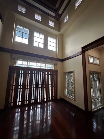 ขาย ที่ดิน พร้อมบ้าน ซอยวชิรธรรมสาธิต 16 (ถนนสุขุมวิท 101/1)