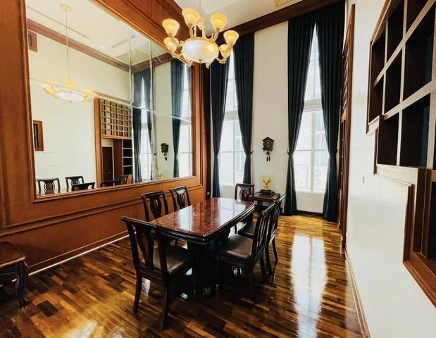 ให้เช่าทาวน์โฮม 4 ชั้น ใกล้ BTS ทองหล่อ สุขุมวิท 55 ทองหล่อ 14 บ้านกลางกรุงทองหล่อ พื้นที่ใช้สอย 320 ตรม. 4 ห้องนอน 6 ห้องน้ำ