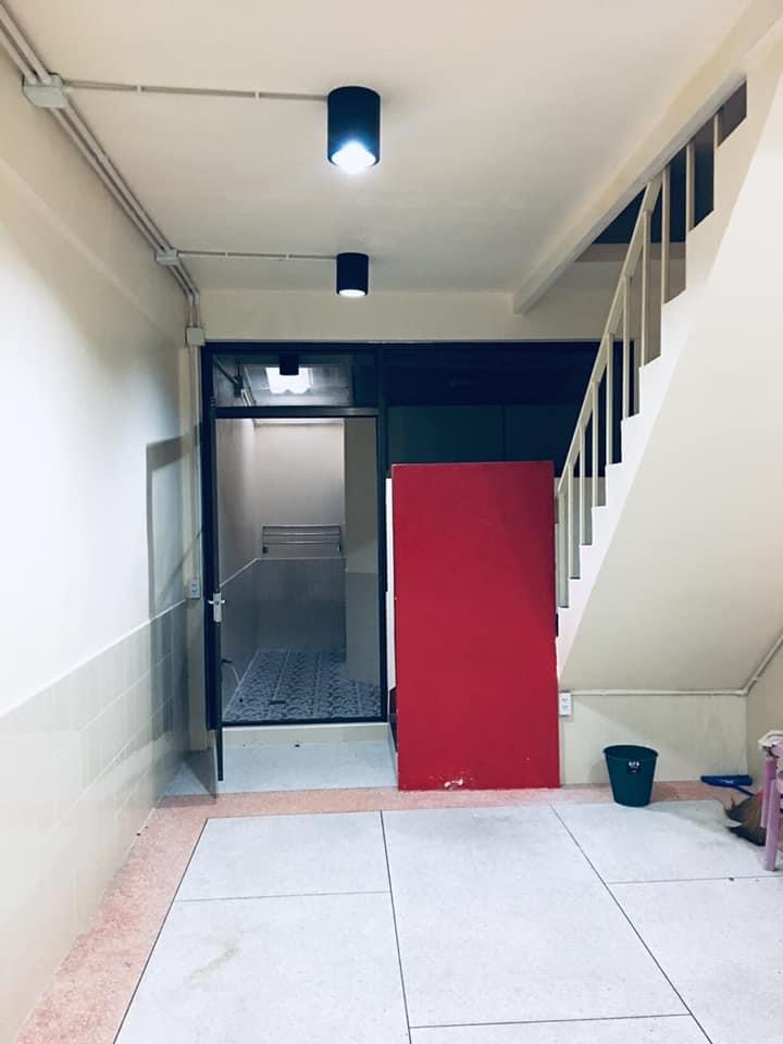 ให้เช่าตึกแถว 3 ชั้น เนื้อที่ 12 ตารางวา  ถนนบรรทัดทอง ซอยสองพระ เหมาะสำหรับอยู่อาศัย ทำโกดังเก็บของ ออฟฟิศขนาดเล็ก สต็อกสินค้า