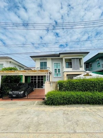 ขายบ้านเดี่ยว 2 ชั้น โครงการหมู่บ้าน พฤกษาซินเนอรี่ มหาชัยสมุทรสาคร ถนนเอกชัย  เจ้าของขายเองเนื้อที่ 58 ตรว. บ้านเดี่ยว 2 ชั้น 2 ห้องนอน 2 ห้องน้ำ จอดรถได้ 2 คันรายละเอียดเพิ่มเติมต่อเติมห้องเอนกประสงค์ต่อเติมโรงจอดรถฟรี! เฟอร์นิเจอร์ห้องรับแขก >> ชั้นวางทีวี , ทีวี2เครื่อง , โซฟา , ชั้นวางของ , โต๊ะกินข้าวขนาด 4 ที่นั่งเฟอร์นิเจอร์ห้องนอนหลัก >> เตียง 6 ฟุต , ตู้เสื้อผ้