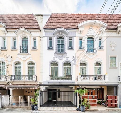 ขายทาวน์โฮม 3 ชั้น โครงการบ้านกลางเมือง มอนติคาร์โล รัชวิภา รีโนเวทใหม่ เนื้อที่ 22 ตารางวา  3 ห้องนอน 4 ห้องน้ำ ใกล้ตลาดบองมาร์เช่ 