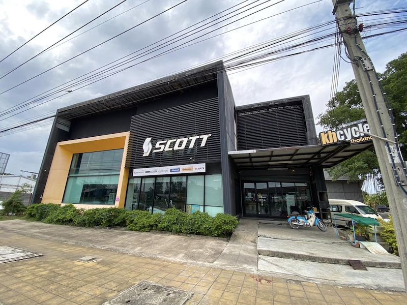 BH2499 ให้เช่าอาคารโชว์รูม 2 ชั้นขนาด 1000 ตรม ตกแต่งสวยงาม ติดถนนใหญ่เกษตรนวมินทร์ contact : คุณบัว Bua Agent 0936464597, 0826914598Line : Bua093จอดรถสะดวก น้ำไฟฟ้าพร้อม 380 V สัญญายาวๆ 3 + 3 ปี ตามใจลูกค้า เหมาะทำภัตตาคาร สำนักงาน ร้านสะดวกซื้อ ฯลฯค่าเช่า 240,000 / เดือนมัดจำ ล่วงหน้า ประกันความเสียหาย รวม 7 เดือนBH2499 ทำเล : ติดถนนใหญ่เกษตรนวมินทร์1. แปลงสวยหัวมุม ร้านค้า ร้านสะดวกซื้อ โชว์รูม สำนักงาน ขนาด 1000 ตรมค