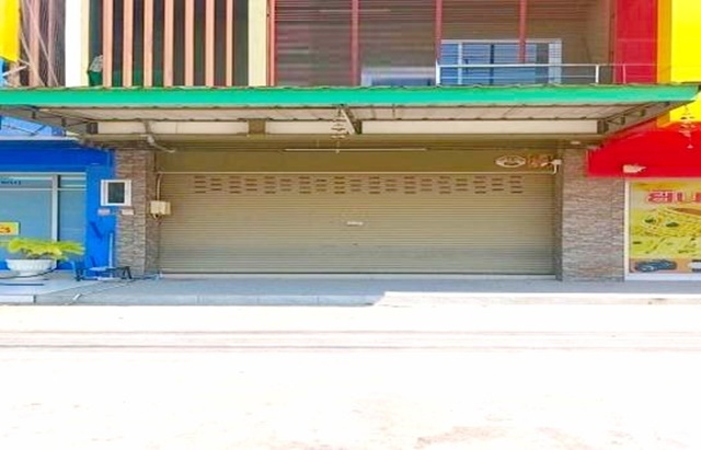 ดอนหัวฬ่อ 225ตรม.นิคมอมตะนครชลบุรี 23ตรว.ตลาดรัตนากร อาคารพาณิชย์ทำเลดี 3 ชั้น แยก 17,998B-M 3นอน 3น้ำ จอดรถด้านหลัง 1แอร์DonHuaLo Amata Nakorn  Rattanakorn Market Commercial building good location 3 floors Chonburi Industrial Estate 23sq.wa. 225sq.m. 17,998B-M 3bed 3bath parking in the back.ซ.ราษฎร์พฤกษ์ 1 ถ.สุขประยูร ต.นาป่า อ.เมือง ชลบุรีนครชลบุรี เหมาะแก่การทำOffice สำนักงาน ทำธุรกิจส่วนตัว เชื่อมต่อได้หลายเส้นทางมาก3 ห้องนอน 1 ห้องโถง3 ห้องน้ำ2 จอดรถ1 แอร์สถานที่ใกล้เคียงนิคมอมต