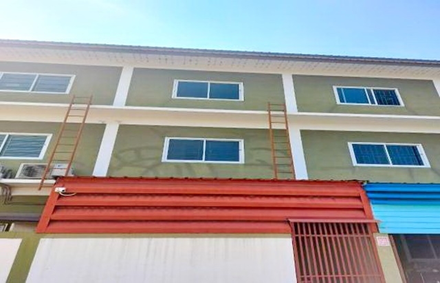 ดอนหัวฬ่อ 225ตรม. 3นอน  นิคมอมตะนครชลบุรี 23ตรว 3น้ำ จอดรถด้านหลัง 1แอร์ตลาดรัตนากร อาคารพาณิชย์ทำเลดี 3 ชั้น