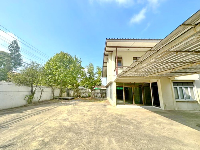 เย็นอากาศ MRT ลุมพินี  800ตร.ม.คลองเตย ให้เช่าที่ดินและบ้าน 2 อาคาร 3ชั้น 159,998 B-Mถูกสุดลดครั้งที่3 137 ตรว. 810 ตรม.  9นอน 9น้ำYennakart MRT Lumpini The Cheapest 3 Times of Reduction 159,999 B-M 137sq.wa  810sqm. 9bed 9bath  KhlongToei for rent land house 2buildings 3Storey เนื้อที่ใช้สอยประมาณ 810 ตร.เมตรเมฆสวัสดิ์ แขวงช่องนนทรี เขตยานนาวา กรุงเทพมหานคร 10120ซอย ศรีบำเพ็ญ แขวงทุ่งมหาเมฆ เขตสาทร กรุงเทพมหานคร 10120ที่ดินและบ้าน 2 อาคาร  ย้ำ 2อาคาร9นอน 9น้ำที่ดินใจกลางเมือง ทำเลดี