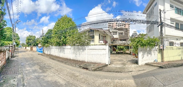 ให้เช่าบ้าน 2หลัง 3ชั้น 136 ตรว.ถูกสุดลดครั้งที่3 MRT คลองเตย เย็นอากาศ  805ตรม. 9นอน 9น้ำ สวนเบญจกิติ  ลุมพินี