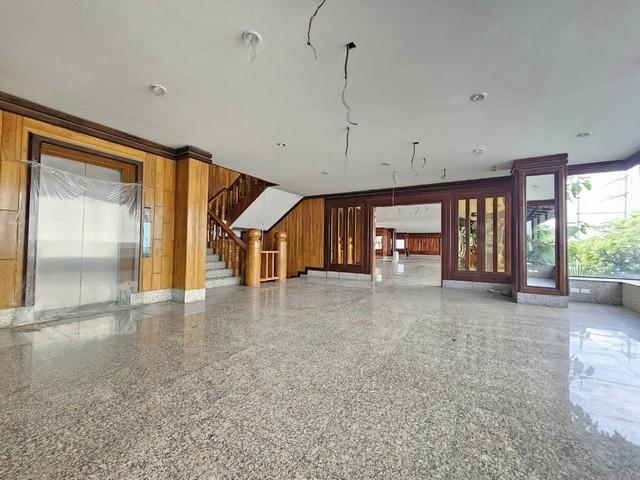 C3961 ให้เช่าอาคาร 6 ชั้น พื้นที่ 2,000 ตรม. พร้อมลิฟท์ เหมาะทำ ออฟฟิศ โชว์รูม ติดถนนติวานนท์ ใกล้ทางด่วน เมืองทอง ศูนย์ราชการ พื้นที่ใช้สอยรวมมากกว่า 2,000 + ตรม.สนใจนัดชมติดต่อ รหัสประกาศC3961คุณเฟลม  0638956397ID line : 0638956397: https://line.me/ti/p/LTVhEi9gAFC3961 ให้เช่าอาคาร 6 ชั้น พื้นที่ 2,000 ตรม. พร้อมลิฟท์ เหมาะทำ ออฟฟิศ โชว์รูม ติดถนนติวานนท์ ใกล้ทางด่วน เมืองทอง ศูนย์ราชการ - อาคารสร้างใหม่ 6 ชั้น ติดถนนติวา