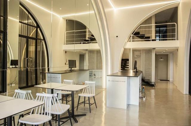 C3957 ให้เช่าอาคารพาณิชย์ 4 ชั้นครึ่ง 2 คูหา ติดถนนหลานหลวง ใกล้ทางด่วนยมราช