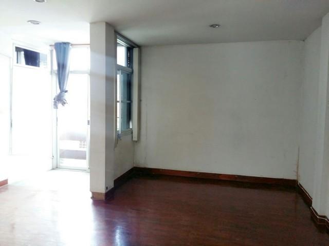 C3955 ให้เช่าทาวน์โฮม 4 ชั้น โครงการนาราปาร์ค วิลเลจ ซฮยลาดพร้าว 5/1 ใกล้MRT พหลโยธิน ยูเนี่ยนมอลล์