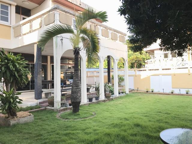 C3946 ขายบ้านเดี่ยว 3 หลัง เนื้อที่ 148 ตร.ว. ย่านพญาไท สุทธิสาร อารีย์ สะพานควาย ซอยอินทามระ1  ใกล้BTS สะพานควายเนื้อที่ 148 ตารางวา 5 ห้องนอน 7 ห้องน้ำ 1 โถงรับแขก 1 ครัว 2 ห้องอเนกประสงค์ ที่จอดรถ 4 คันสนใจนัดชมติดต่อ รหัสประกาศC3946 คุณเฟลม  0638956397ID line : 0638956397: https://line.me/ti/p/LTVhEi9gAFC3946 ขายบ้านเดี่ยว 3 หลัง เนื้อที่ 148 ตร.ว. ย่านพญาไท สุทธิสาร อารีย์ สะพานควาย ซอยอินทามระ1  ใกล้ BTS สะพานควายในที่ดินมีตัว