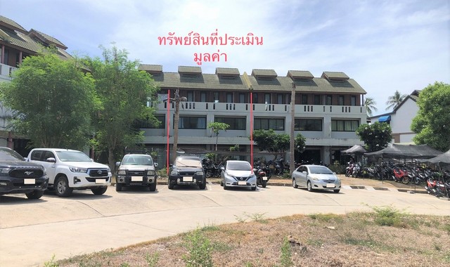 รายละเอียดเพิ่มเติม Code ID : PKK04-06245  ราคาขาย  10,170,000 บาท- ขนาดพื้นที่ :   48.30 ตร.ว.- พื้นที่ใช้สอย :   229.50 ตร.ม.- จำนวนห้อง :  6 ห้องนอน 6 ห้องน้ำ - ที่จอดรถ :   2    คัน- บ้านหันทางทิศ : ตะวันตกเฉียงใต้    พิกัดทรัพย์ : https://maps.app.goo.gl/6vSEJgTwLvEUjnHU8    สถานที่ใกล้เคียง- ใกล้โรงพยาบาลสมุยอินเตอร์เนชั่นแนล- ใกล้ โรงพยาบาลบ้านดอนอินเตอร์ เกาะสมุย - ใกล้บิ๊กซีมินิท่าเรือบางรัก(สมุย)- ใกล้เทสโก้โลตัส แยกบ่อนไก่ เกาะ