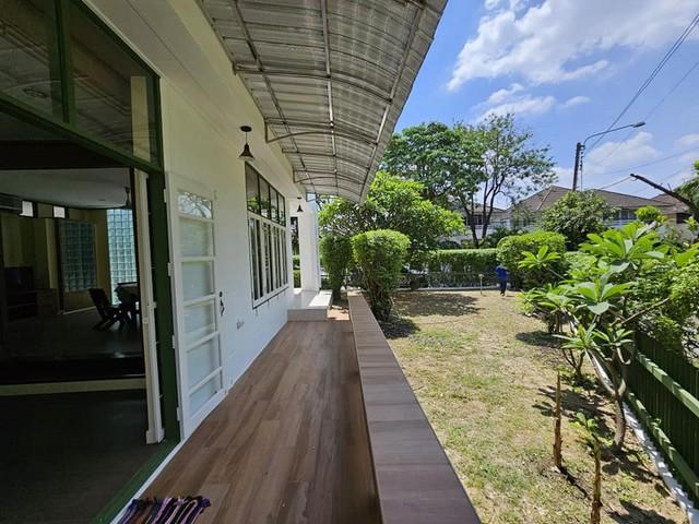 ให้เช่าบ้านเดี่ยว 2 ชั้นหลังมุม เนื้อที่ 95 ตารางวา 4 ห้องนอน หมู่บ้านโฮมเพลส รามคำแหง 140 ใกล้ทะเลสาบ บรรยากาศดี