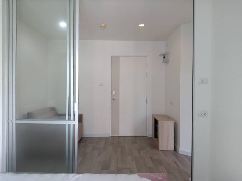 ขายคอนโดลุมพินี วิลล์ อ่อนนุช-พัฒนาการ ขนาด 26 ตารางเมตร ตึก C2 ชั้น 4 พื้นกระเบื้องยาง SPC กันน้ำ, ผ้าม่าน Pasaya กันแสง กัน UV 100%แอร์ มิตซูบิชิ เฮฟวี่ดิวตี้,ชั้นวางทีวี ,เตียงที่นอนใหม่ ,โซฟา ,เคาท์เตอร์ครัวห้องทำใหม่ ไม่เคยอยู่ วิวสวน ห้องเย็นสบายรับลม  ข้างล่างตึกมีห้องสมุดกว้างมากนั่งทำงานได้มีสระว่ายน้ำ ฟิตเนส สวน ห้องสมุด ที่จอดรถ รปภ คอนโดติดถนนสุขุมวิท  77ราคา 1,399,00