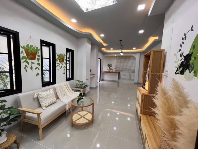 หมู่บ้านวรารักษ์ รังสิต คลอง3 หน้าบ้าน​หันทางทิศ​เหนือ​