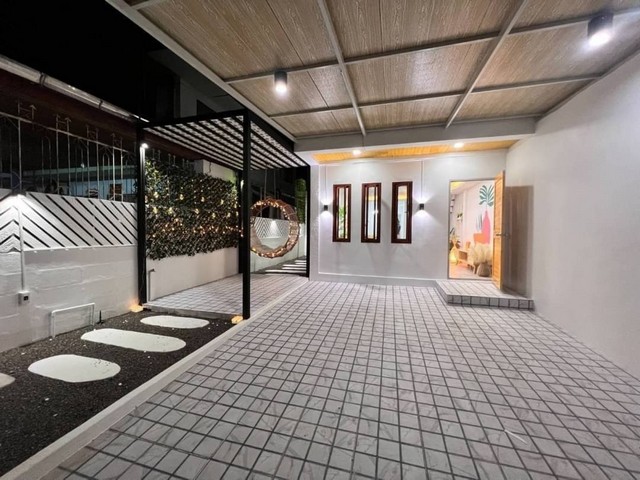 หมู่บ้าน​พระปิ่น​ 4 เพชรเกษม​ 81​ ถนนบางบอน​ 5 เขตหนองแขม​ กทม.​