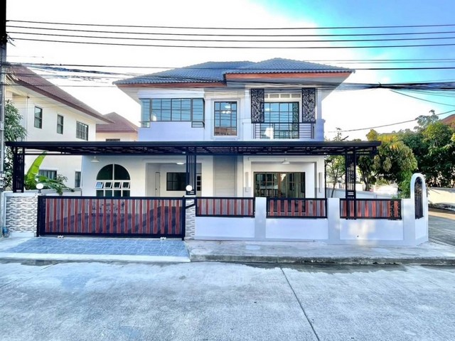 รหัสทรัพย์Rs-k A002265ขายบ้านเดี่ยว หมู่บ้านเต็มสิริเพลส 3 ซ.มิตรไมตรี 12/1 หนองจอก มีนบุรี ห่างจากถนนใหญ่ 50 เมตร เส้นเมนที่อยู่แขวงหนองจอก เขตหนองจอก กทม.-บ้านเดี่ยว 2 ชั้น-เนื้อที่ 51.6 ตรว.-4 นอน-2 น้ำ-1 ครัว-จอดรถได้ 3-4 คัน -มี รปภ ดูแล 24 ชม.-สนามเด็กเล่น-รถเมย์สาย 525 ผ่านตลาดมีน-มิตรไมตรี-มีรถตู้ผ่าน หนองจอก-ตลาดมีนเส้นทางการเดินทางมีรถตู้ผ่านหน้าหมู่บ้าน ตลาดมีน-มิตรไมตรีหนอง