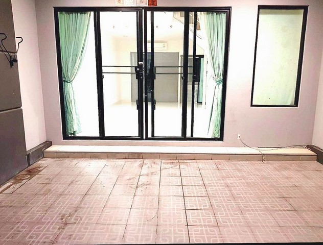 ให้เช่า ทาวน์โฮม บ้านกลางเมืองสุขสวัสดิ์  ทำเลดี ติดถนนใหญ่  ใหล้ทางด่วนมหานคร และ สะพานภูมิพล