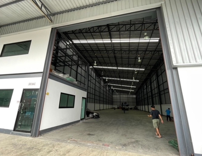 ให้เช่าโกดัง โรงงาน ย่านบางพลี พื้นที่  1,000 ตรม  ข้างหมู่บ้านสายรุ้ง ซอย ตรงข้ามหนามแดง-บางพลี46