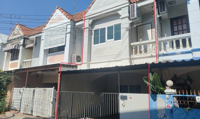 รายละเอียดเพิ่มเติมCode ID :  PKK03-05376ราคาขาย      2,002,000 บาท- ขนาดพื้นที่ :   19.20 ตร.ว- พื้นที่ใช้สอย :    120 ตร.ม- จำนวนห้อง :   2 ห้องนอน 2 ห้องน้ำ- จอดรถ :    1-2 คัน- ทาวน์เฮ้าส์ :     2 ชั้น- ทาวน์เฮ้าส์หันทางทิศ :- อายุอาคาร :      18 ปีพิกัดทรัพย์ :    https://maps.app.goo.gl/QqM9bZ5CH25hSfio6สถานที่ใกล้เคียง- ใกล้โลตัส เอ็กเพรส ศรีสวัสดิ์ดำเนิน 2                     - ใกล้โลตัส โก เฟรช ซอยจุฑางกูร มหาสาคาร- ใกล้โลตัส โกเฟรช ซูเปอร์มาร์เก็ต เสริมไ