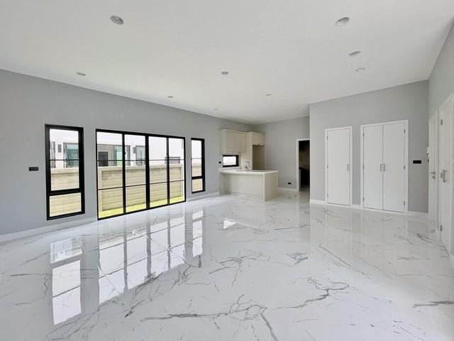 PT12 ขาย บ้านเดี่ยว เศรษฐสิริ ดอนเมือง Setthasiri Don Mueang ถนนเชิดวุฒากาศ บ้านซีรีส์ใหม่ สไตล์ Georgian ใกล้รถไฟฟ้าสายสีแดง สนามบินดอนเมืองราคาขาย 23,790,000 บาทติดต่อ คุณช่อผกา 0616198565 LINE 0616198565บ้านเดี่ยวหรู 2 ชั้น โครงการเศรษฐสิริ ดอนเมือง (Setthasiri Donสไตล์จอร์เจียน แบบบ้าน ออสเทนเนื้อที่ 80 ตร.ว. พื้นที่ใช้สอย 308 ตร.ม.4 ห้องนอน, 5 ห้องน้ำ,1 ห้องรับแขก,1 ห้องอเนกประสงค์,ส่วนเตรียมอาหาร, ส่วนรับประทานอาหา