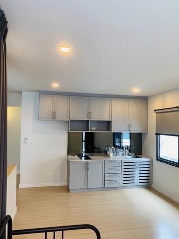 PT12 ขายทาวน์โฮม 3 ชั้น หลังมุม โครงการ เพล็กซ์ บางนา กม.5 PLEX BANGNA ได้วิวสวน ติดถนนบางนา-ตราด แต่งครบพร้อมเข้าอยู่ ใกล้เมกะบางนา ใกล้เซ็นทรัลบางนา บางพลี จ.สมุทรปราการราคาขาย 6,900,000 บาท ฟรีโอนติดต่อ คุณช่อผกา 0616198565 LINE 0616198565ทาวน์โฮม 3 ชั้นหลังมุม เพล็กซ์บางนากม 5 ติดถนนบางนา-ตราดเนื้อที่ : 22 ตารางวา3 ห้องนอน4 ห้องน้ำ2 ที่จอดรถหลังมุม วิวสวนพร้อม!!แอร์ 3 ตัวกล้อง cctv 4 ตัวเฟอร์นิเจอร์ B