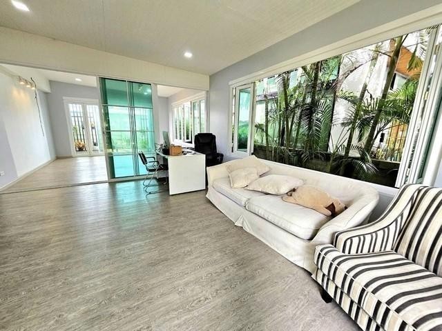 PT12 ขายบ้านเดี่ยว 2 ชั้น โครงการ ฮาบิเทีย โมทีฟ ปัญญาอินทรา  Habitia Motif ตกแต่งพร้อมอยู่ ติดสนามกอล์ฟเลกาซี ใกล้แฟชั่นไอส์แลนด์ ถนนปัญญาอินทรา เขตคลองสามวาราคาขาย 11,500,000 บาทติดต่อ คุณช่อผกา 0616198565 LINE 0616198565บ้านเดี่ยว 2 ชั้น โครงการฮาบิเทีย โมทีฟ ปัญญาอินทรา Habitia Motifเนื้อที่ 102 ตารางวาพื้นที่ใช้สอย 395 ตารางเมตร4 ห้องนอน (มีห้องนอนล่าง)4 ห้องน้ำ ( ห้องนอนล่างมีห้องน้ำในตัว )ห้องรับแขก 