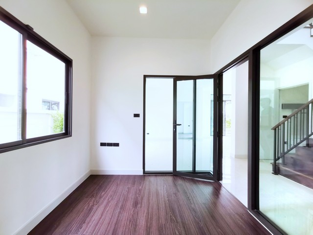 บ้าน บางกอก บูเลอวาร์ด  ไม่ไกลจาก - 18000000 THAI BAHT  88 ตรว. 0 Ngan 0 ไร่ HOT DEAL! กรุงเทพ