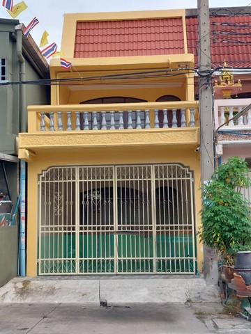 ขายด่วน ทาวน์เฮ้าส์ 2 ชั้น รีโนเวทใหม่ หมู่บ้าน ดีเค บางบอน ถนนพระยามนธาตุ ติดกับกาแฟอเมซอน ขนาด 24 ตรว.2 ห้องนอน 2 ห้องน้ำ 1 ที่จอดรถ (ไม่มีค่าส่วนกลาง)การเดินทาง : เข้าออกได้หลายเส้นทางออกบางขุนเทียนชายทะเลเส้นพระราม2 หรือถนนเอกชัย หรือออกทางถนนกาญจนาภิเษก ทางหลวงหมายเลข 9 ไปถนนวงแหวนกาญจนาภิเษกรอบนอก)สถานที่ใกล้เคียงโรงเรียนเลิศหล้า โรงเรียนอนุบาลสิรินุส