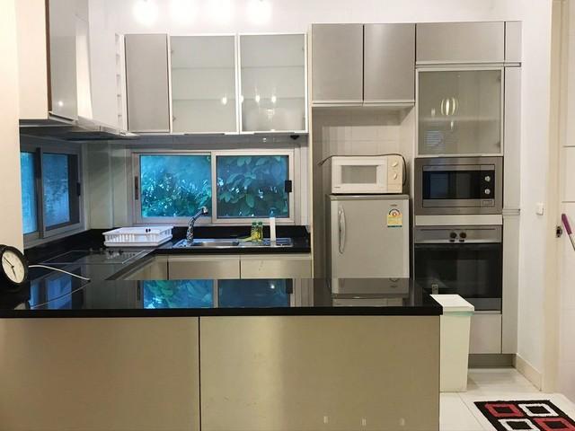 ให้เช่าทาวน์เฮ้าส์  ใกล้เลียบด่วนรามอินทรา บ้านกลางเมืองพระรามเก้า-ลาดพร้าว  ถ. ประดิษฐ์มนูธรรม 3 ห้องนอน 5 ห้องน้ำ เนื้อที่ 50 ตารางวา