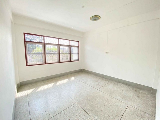 ให้เช่าอาคารพาณิชติดริมถนน ประชาชื่น บางซื่อ  พื้นที่ใช้สอย 160 ตร.ม. ใกล้รถไฟฟ้า SRT บางซ่อน สายสีแดงอ่อน