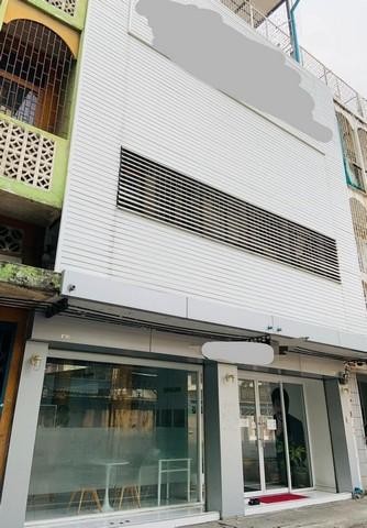 PB3467 ให้เช่าอาคารพาณิชย์ ติดสวนเพลินมาเก็ต ตรงข้ามช่อง3 จำนวน 2 คูหา 3.5 ชั้น ถนนพระราม 4 ติดต่อ คุณบิว  0812523279 หรือ 0616198565ID line : 0617879691ราคาเช่า 120,000 บาท/เดือนราคาขาย 23,000,000 บาท อาคารพาณิชย์ 2 คูหา 3.5 ชั้น ย่านพระราม 4 ตรงข้ามช่อง 3เนื้อที่ 34 ตรวพื้นที่ใช้สอย 450 ตรมกว้าง 7.6 เมตร ลึก 16 เมตร โดยประมาณ รีโนเวทใหม่พร้อมทำธุรกิจได้เลย3 ห้องน้ำ ห้องนอนไม่มี ทุกชั้นสามารถทำแบ่งห้องเองได้เพราะไม่