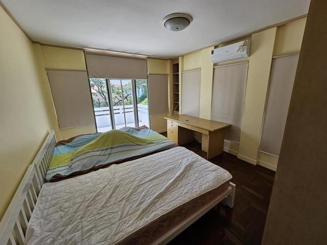 PT12 ให้เช่า บ้านเดี่ยว 2 ชั้น หมู่บ้านโฮมเพลส รามคำแหง 140 เขตสะพานสูง Home Place Ramkhamhaeng ใกล้ทะเลสาบ บรรยากาศดี ราคาเช่า 45,000 บาท/เดือนติดต่อ คุณช่อผกา 0616198565 LINE 0616198565บ้านเดี่ยว 2 ชั้นหลังมุม หมู่บ้านโฮมเพลส รามคำแหง 140เนื้อที่ 95 ตารางวา4 ห้องนอน3 ห้องน้ำ1 ห้องครัว ห้องรับแขก ห้องนั่งเล่นห้องแม่บ้าน + ห้องน้ำ แยกต่างหากห้องรับแขกและห้องนอนมีแอร์ทุกห้อหลังหัวมุมจอดรถได้หลายคันสิ่