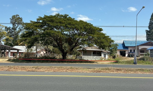 รายละเอียดเพิ่มเติมCode ID :   PKK02-14537ราคาขาย    2,952,000 บาท- ขนาดพื้นที่ :  460 ตร.ว (1 ไร่  / 60 ตร.ว)- พื้นที่ใช้สอย :   135 ตร.ม- จำนวนห้อง :  - ห้องนอน 7 ห้องน้ำ- จอดรถ :    1-2 คัน- บ้านเดี่ยว :    1 ชั้น- บ้านเดี่ยวหันทางทิศ :- อายุอาคาร : 12 ปีพิกัดทรัพย์ :    https://maps.app.goo.gl/oCHzovCkdHzXnR8Z8สถานที่ใกล้เคียง- ใกล้โลตัส ยโสธร- ใกล้บิ๊กซี ซูเปอร์เซ็นเตอร์ ยโสธร- ใกล้โรงพยาบาลส่งเสริมสุขภาพตำบลดู่ทุ่ง- ใกล้วิทยาลัยเทคโนโลยีอุต