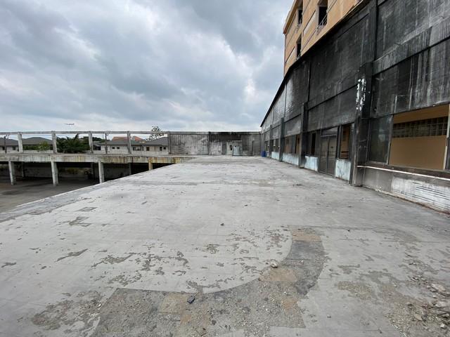 ขายโรงงานพร้อมอาคารสำนักงาน 6 ชั้น ซอยกิ่งแก้ว ถนนบางพลี-กิ่งแก้ว เนื้อที่ 2 ไร่ 3 งาน พื้นที่ใช้งานรวม 4,112 ตรม.มีใบอนุญาติ รง.4