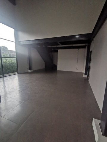 ให้เช่าโกดัง พื้นที่ 300 ตรม.  ออฟฟิศ 3 ชั้น 289 ตรม. มีลิฟท์ ที่จอดรถ 6 คัน ทาวน์ อิน ทาวน์