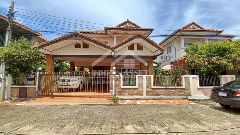 ขายบ้านเดี่ยว หมู่บ้าน   ซื่อตรง บางใหญ่ เฟส 1  พื้นที่ ขนาด 50 ตารางวา3 นอน 2 น้ำ 1 โถง 1 ครัว 1 ห้องรับประทานข้าว 2 จอดราคา 3,490,000 บาทสิ่งอำนวยความสะดวก- แอร์ 4 เครื่อง- ผ้าม่าน ,มุ้งลวด ,เหล็กดัด- แทงค์น้ำ ,ปั้มน้ำ- รปภ. 24 ชั่วโมง- สนามเด็กเล่น ,สวนสาธารณะ- ในโครงการเป็นต้นสายรถตู้ จตุจักร ,เดอะมอลล์ งามวงศ์วานสถานที่ใกล้เคียง- เซ็นทรัลเวสต์เกต - โลตัส บางบัวทอง- ดูโฮม บางบัวทอง- 