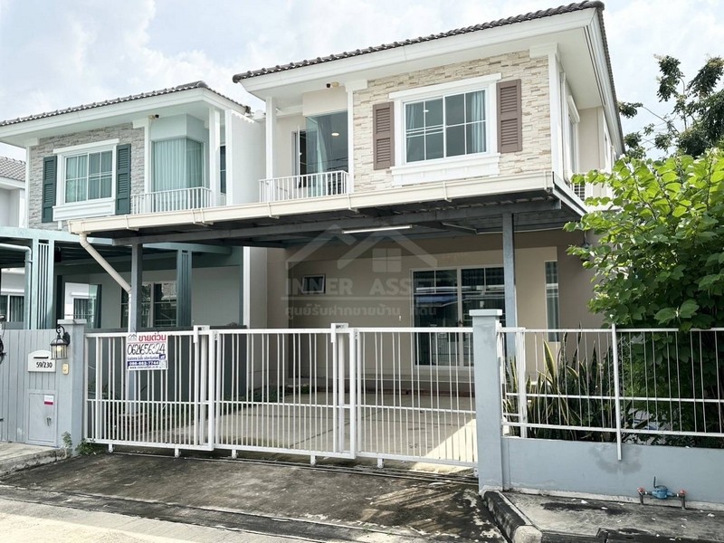 วิลลาจจิโอ ปิ่นเกล้า - ศาลายา (ซอยวัดส้มเกลี้ยง)Villaggio Pinklao - Salayaบ้านแฝด 2 ชั้น ที่ดิน 35 ตารางวาพื้นที่ใช้สอย 133 ตารางเมตร3 ห้องนอน / 2 ห้องน้ำที่จอดรถ 2 คัน บ้านทิศเหนือ แปลงมุมในราคา  3,790,000 บาทภายในโครงการFitness , Swimming Pool เข้าออกด้วยระบบ Key Card Accessติดตั้งสัญญาณกันขโมยทุกหลังรั้วโครงการสูง 3.6 เมตรCCTV และ รปภ. 24 ชม.สถานที่ใกล้เคียงศูนย์การค้าแม็คโคร ศาลายาCentral ศาลายาศูนย์การเเพทย์กาญจนาภิ