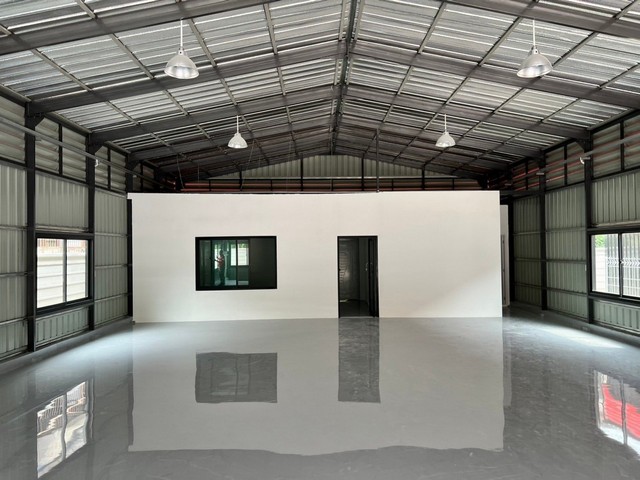 ให้เช่าโกดัง 380 ตารางเมตร ย่านโชคชัย4 ลาดพร้าววังหิน ใกล้MRTโชคชัย4ภายในเคลือบผิวพื้นอย่างดีด้วย epoxy แบบเงา ทำความสะอาดง่ายราคาเช่า 45,000 บาท / เดือน (สัญญาขั้นต่ำ 2 ปี ประกัน 4 เดือน ล่วงหน้า 1 เดือน )ที่ตั้ง ถนนโชคชัย4 ซอยโชคชัย4 แขวงลาดพร้าว เขตลาดพร้าว กรุงเทพมหานคร 10230ติดต่อ : คุณภัสพงณ์ 0634098164 ,0813987741Line : deedaa23**** เงื่อนไขการชำระเงิน ****- ค่าเช่าและเงินประกันความเสียหายจะต้องได้�