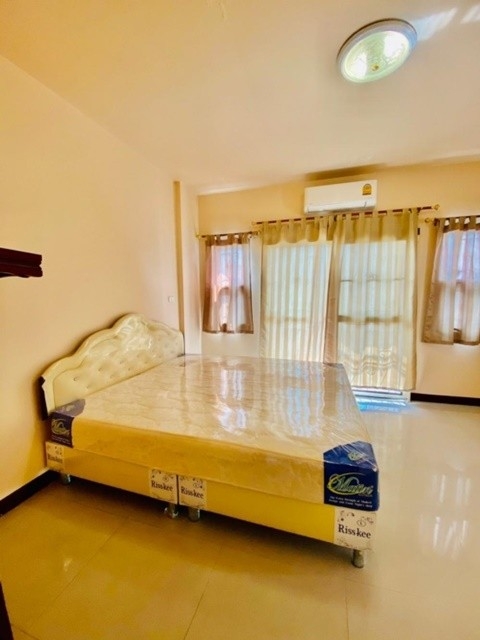 นานาชาติร่วมฤดี ราชพฤกษ์ ตลาดเจ้าพระยา ทาวเฮาท์ 2 ชั้น หลังมุม ค้าขายก็ง่าย 17ตรว. 130ตรม. 3นอน 2น้ำ 1จอด 1แอร์ แม็คโคร