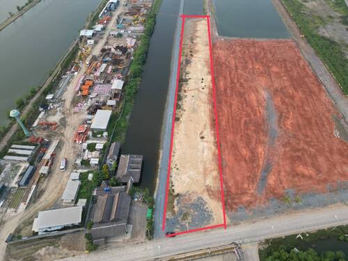 รหัสทรัพย์ : M24916ขาย/เช่าที่ดิน 5 ไร่ 41 ตร.ว ถมแล้ว ติดถนนสาธารณะ 2 ด้าน เข้าออกได้หลายเส้นทาง รายละเอียดทรัพย์ขนาด 5 ไร่ 41.4 ตารางวาหน้ากว้าง 35 เมตร ลึก 240 เมตรด้านหน้าติดถนนสาธารณะประโยชน์ ด้านซ้ายติดถนนหินคลุก (กำลังขอเป็นถนนสาธารณประโยชน์)ที่ดินถมแล้วผังสีเขียวเดินทางสะดวกเข้าออกได้หลายเส้นทาง สถานที่ใกล้เคียงศาลพันท้ายนรสิงห์ 450 เมตรองค์การบริหารส่วนตำบลพ