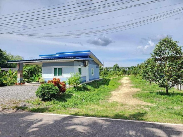 ขายลดราคาบ้านใหม่พร้อมสวนทุเรียนสวยๆ ใกล้ถนนสุขุมวิท เขตห้วยยาง อ.แกลง จ.ระยอง