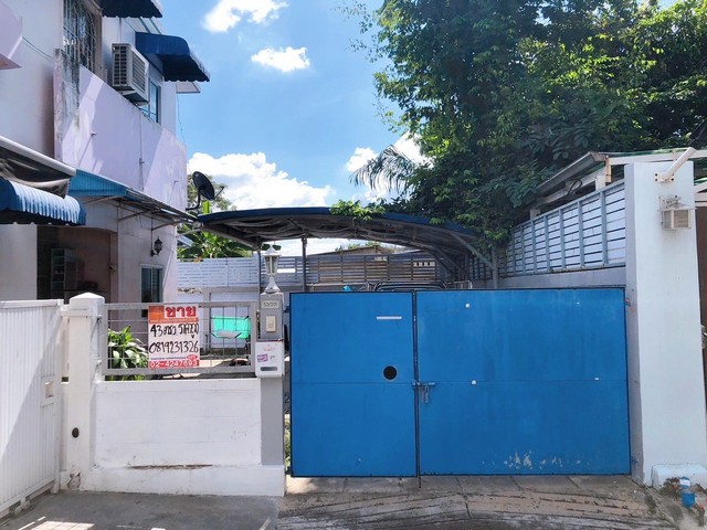 ขายทาวน์โฮม3ชั้น หมู่บ้านลูกกอล์ฟ พรีเมี่ยม ติวานนท์-แจ้งวัฒนะ เมืองทอง