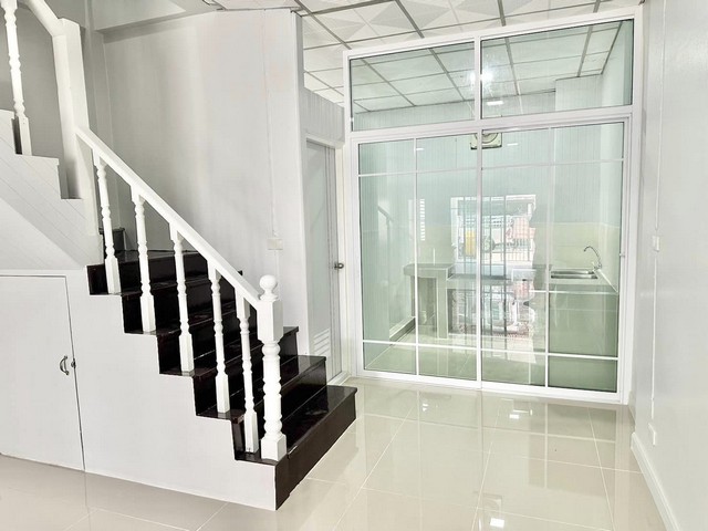 เอเชียโฮมทาวน์2  บางกรวย-ไทรน้อย  ถนนเมน ค้าขายได้