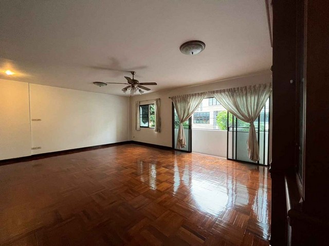 ให้เช่าทาวน์โฮม 4 ชั้น 5 ห้องนอน 6 ห้องน้ำ  หมู่บ้าน ปริยานนท์ 1 ใกล้เซ็นทรัล พระราม 3