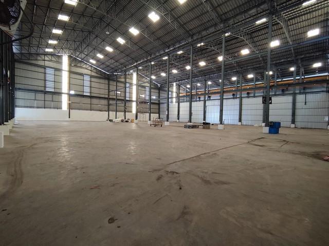 HR2782ให้เช่าโกดังพร้อมออฟฟิศ พื้นที่ใช้สอย 1,900 ตารางเมตร ถนนเศรษฐกิจ1 อ้อมน้อย กระทุ่มแบน สมุทรสาครสนใจติดต่อคุณสามารถ 0918070863 ID line : samart863ราคาเช่า 100,000 บาท/เดือน ( ประกัน2 ล่วงหน้า1 )โกดังพร้อมออฟฟิศ ถนนเศรษฐกิจ1 อ้อมน้อย กระทุ่มแบน สมุทรสาคร ใกล้แยกเพชรเกษมพื้นที่ 1,900 ตารางเมตร- ประตูเข้าออกสูง 4 เมตร- พื้นรับน้ำหนัก 2 ตัน- ออฟฟิศพื้นที่ 50 ตรม.- ห้องว่าง 30 ตรม. ดัดแปลงเป็นห้องพัก