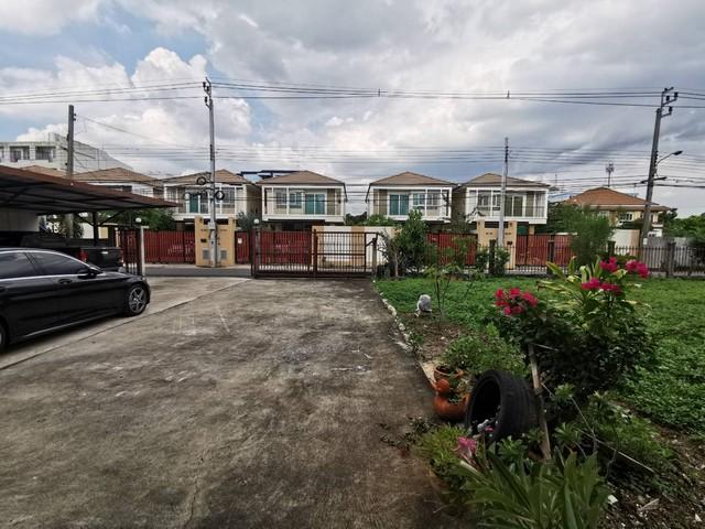 ขายที่ดิน202ตร.ว.พร้อมสิ่งปลูกสร้าง ย่านลาดพร้าว รามคำแหงซอยมหาดไทย ใกล้MRTมหาดไทยหน้าบ้านหันทางทิศตะวันออก ที่ดินเป็นสี่เหลี่ยมผืนผ้า เหมาะสำหรับทำที่อยู่อาศัย โฮมออฟฟิศ คอนโดมิเนียมราคาขาย 22,500,000 บาท ( 2 แปลง )ที่ดินเปล่า 101 ตารางวา ราคา 12 ล้านที่ตั้ง ถนนลาดพร้าว ซอยลาดพร้าว122 แขวงพลับพลา เขตวังทองหลาง กรุงเทพมหานครติดต่อ : คุณภัสพงณ์ 0634098164 ,0813987741Line : deedaa23เนื้อที่ 202 ตา�